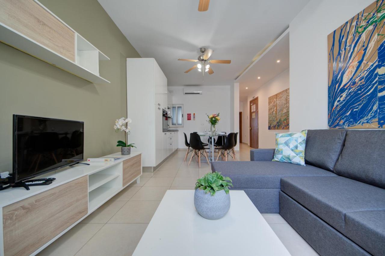 Azure Haven - Gzira Apartments And Penthouse By Shortletsmalta ภายนอก รูปภาพ