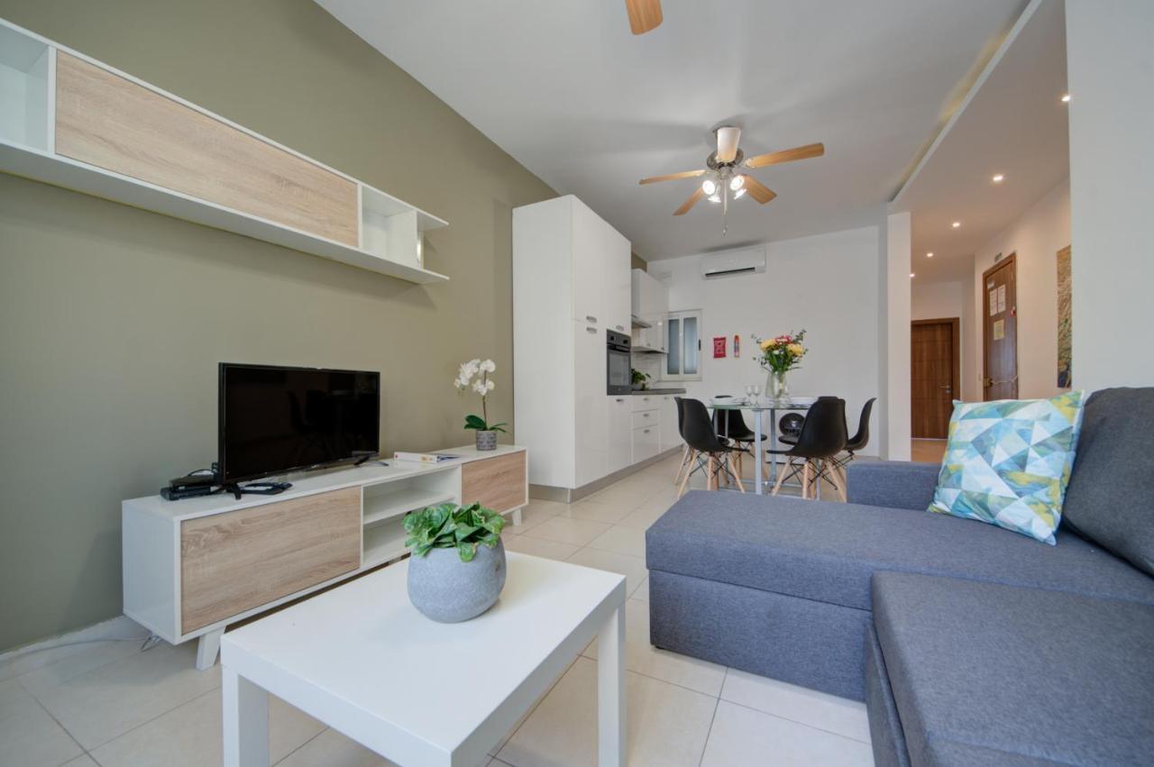 Azure Haven - Gzira Apartments And Penthouse By Shortletsmalta ภายนอก รูปภาพ