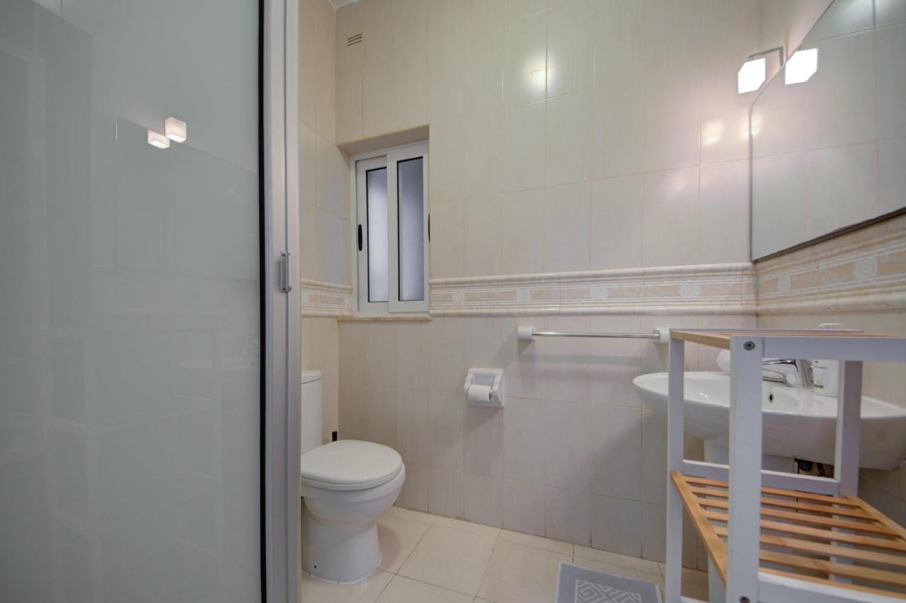 Azure Haven - Gzira Apartments And Penthouse By Shortletsmalta ภายนอก รูปภาพ