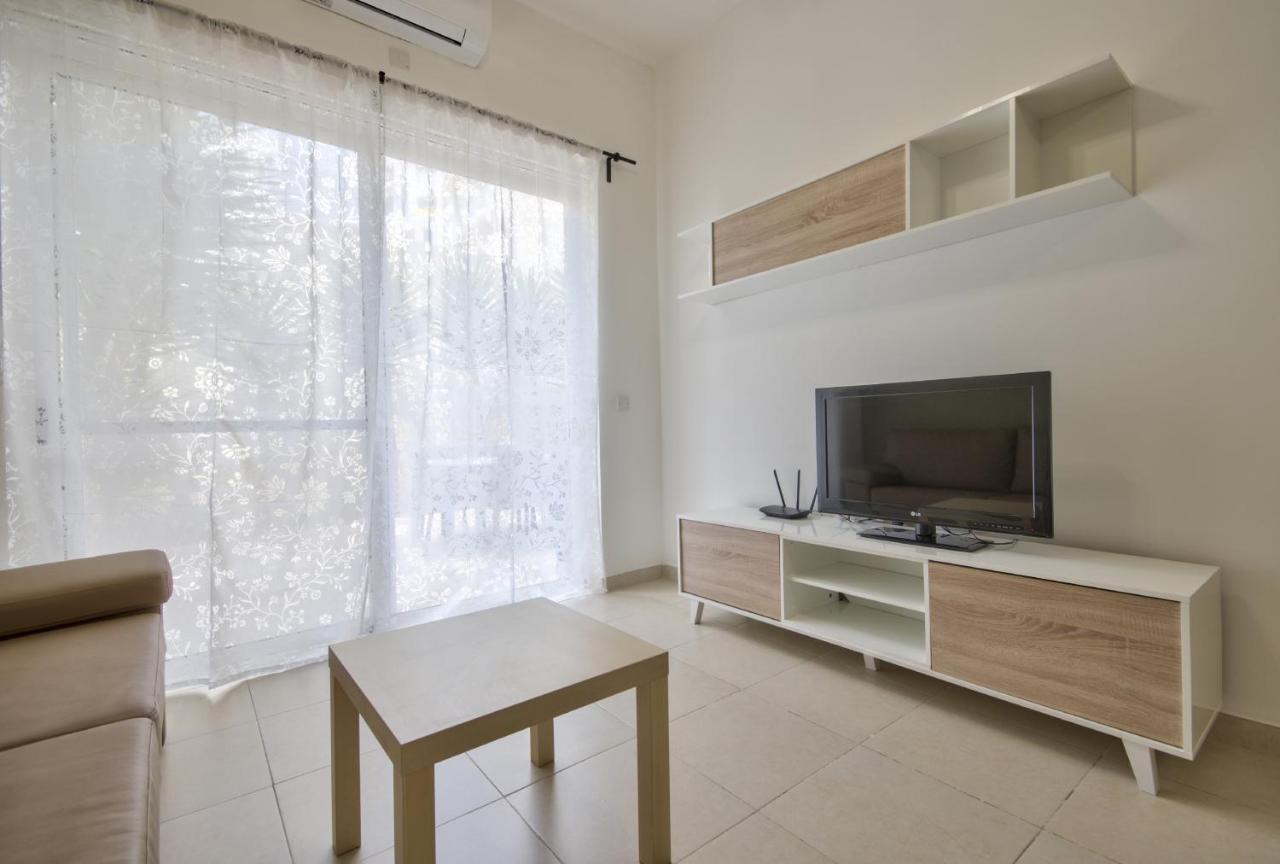 Azure Haven - Gzira Apartments And Penthouse By Shortletsmalta ภายนอก รูปภาพ