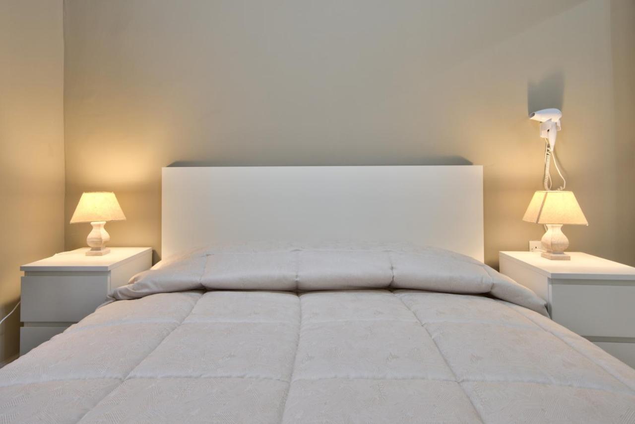 Azure Haven - Gzira Apartments And Penthouse By Shortletsmalta ภายนอก รูปภาพ