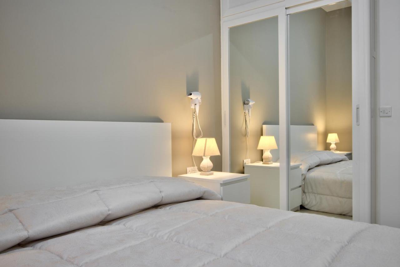 Azure Haven - Gzira Apartments And Penthouse By Shortletsmalta ภายนอก รูปภาพ