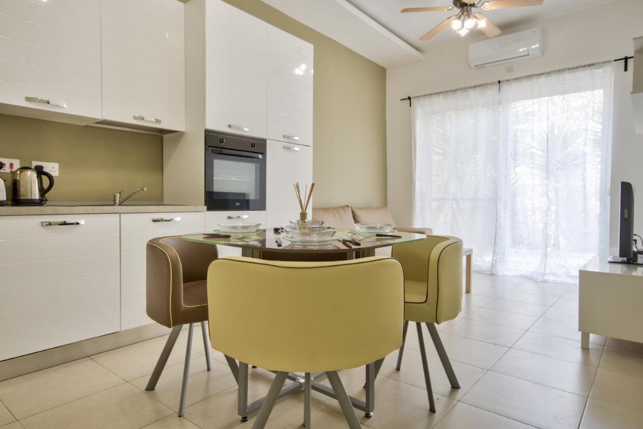 Azure Haven - Gzira Apartments And Penthouse By Shortletsmalta ภายนอก รูปภาพ