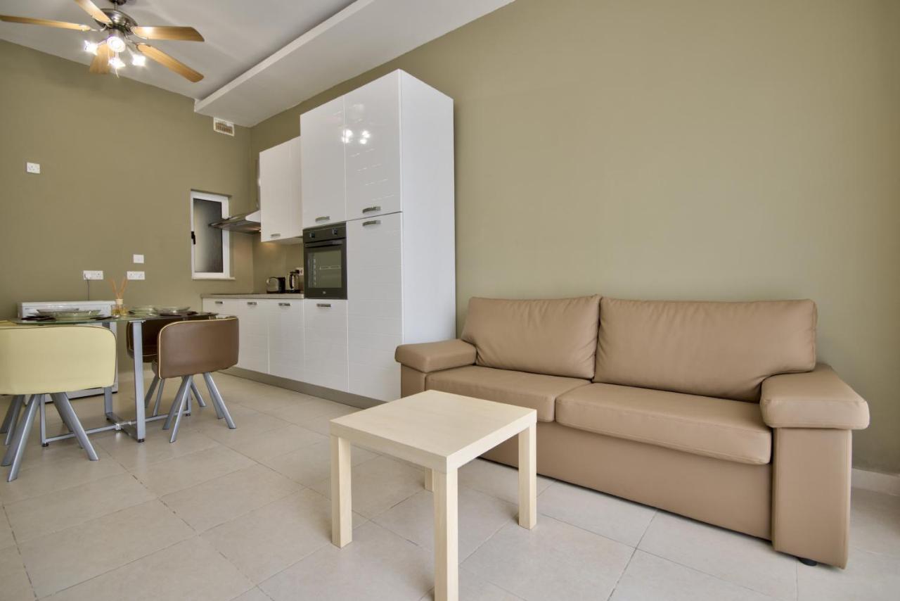 Azure Haven - Gzira Apartments And Penthouse By Shortletsmalta ภายนอก รูปภาพ