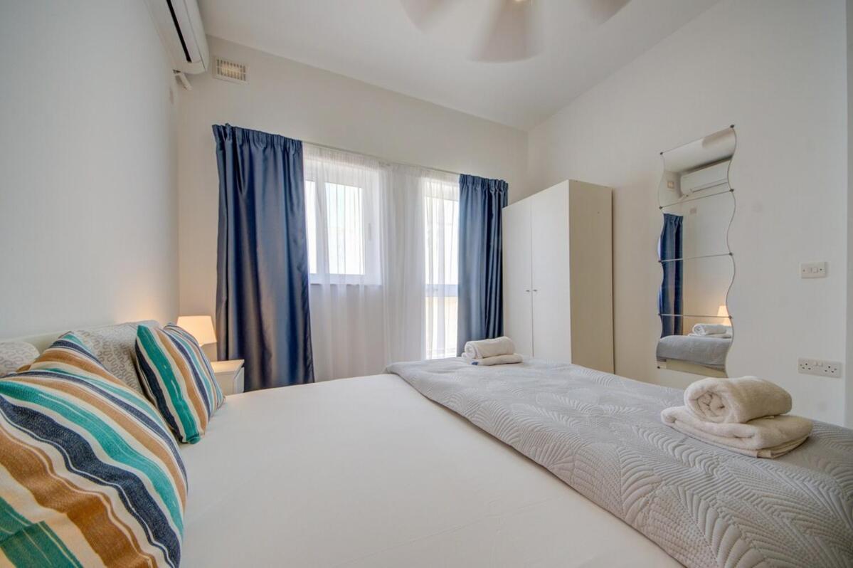 Azure Haven - Gzira Apartments And Penthouse By Shortletsmalta ห้อง รูปภาพ