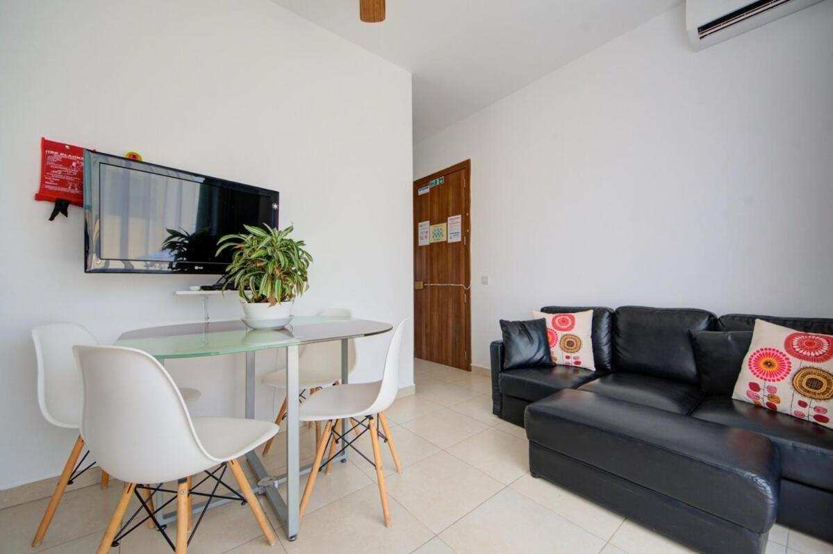 Azure Haven - Gzira Apartments And Penthouse By Shortletsmalta ห้อง รูปภาพ