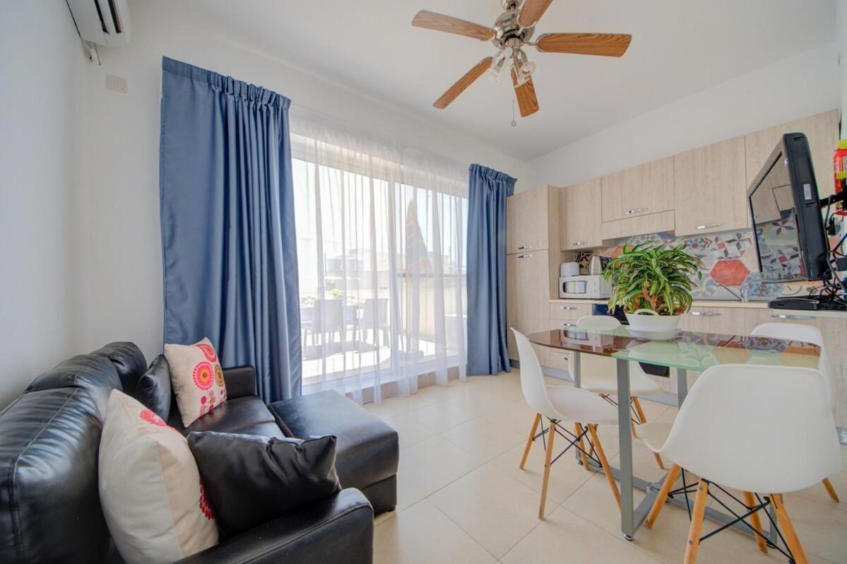 Azure Haven - Gzira Apartments And Penthouse By Shortletsmalta ห้อง รูปภาพ